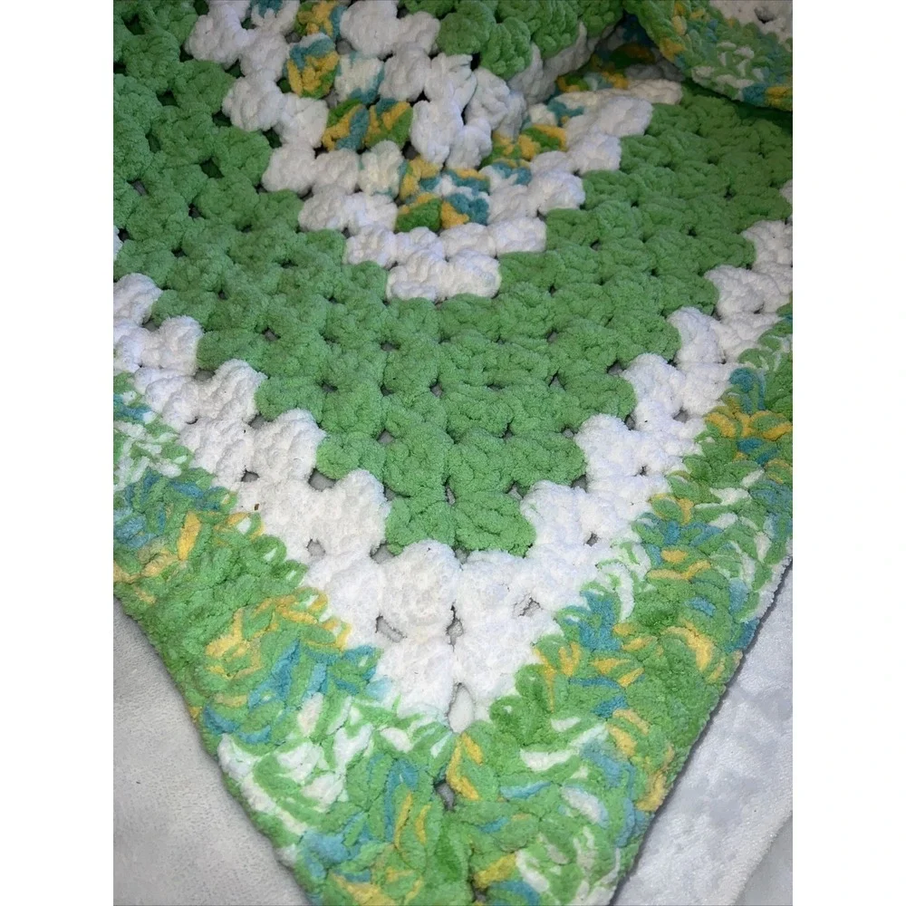 Vtg Soft Handmade Boho Crochet  68